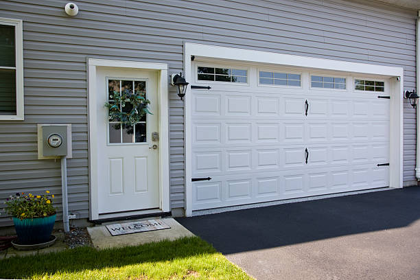 24/7 Emergency Garage Door Panel Replacement experts in Woodbury, TN